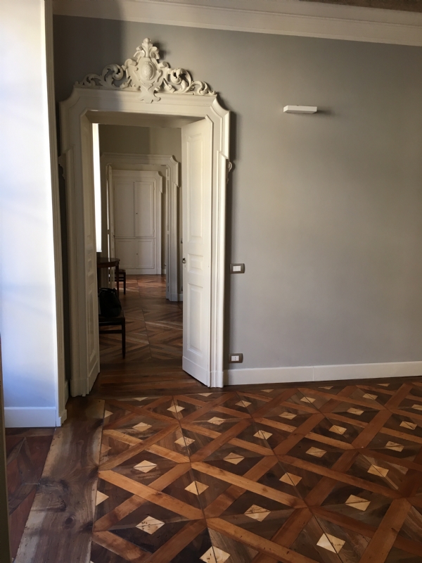 Opere interne e arredi in appartamento privato